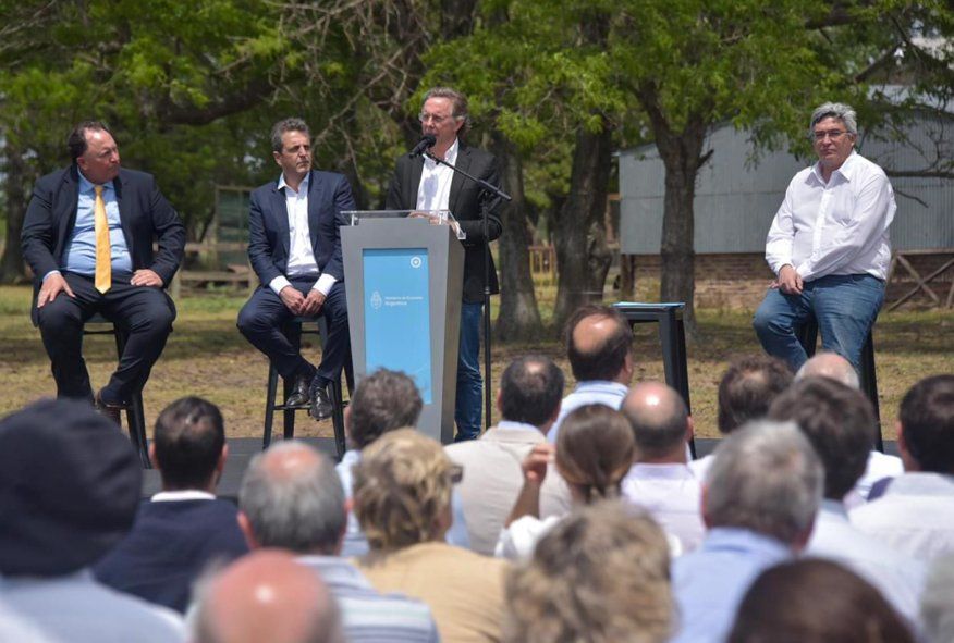 El secretario de Agricultura, Juan José Bahillo, será el encargado de implementar el programa de fertilización con urea.