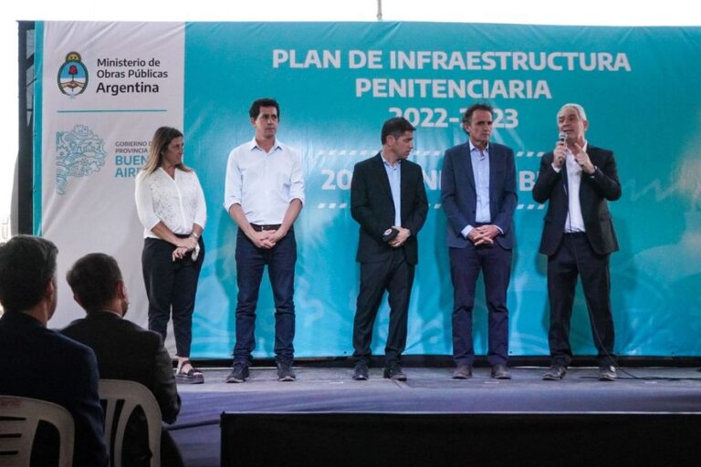 Julio Alak: “No podemos seguir con las comisarías estalladas de presos”