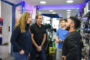 Julio Garro llevó a María Eugenia Vidal a City Bell y luego a Abasto, donde dialogó con empresarios.