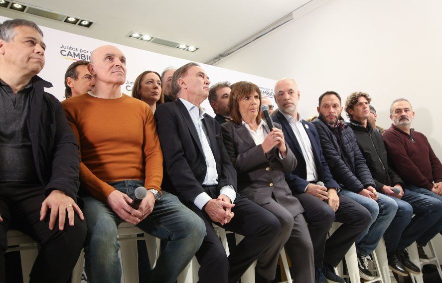 La plana mayor de Juntos por el Cambio salió a apoyar al gobernador de Jujuy, Gerardo Morales. La plana mayor de Juntos por el Cambio salió a apoyar al gobernador de Jujuy, Gerardo Morales.