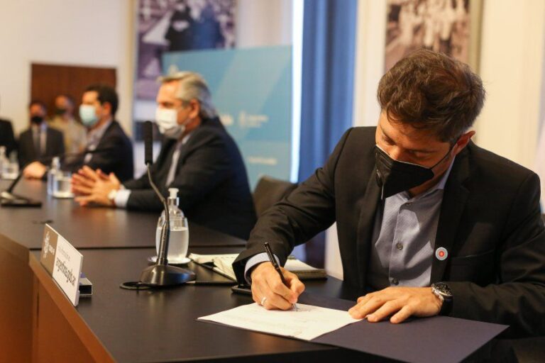 Kicillof firmó convenios para obras hídricas en el Río Luján