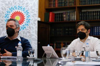 Axel Kicillof junto al Cuervo Larroque