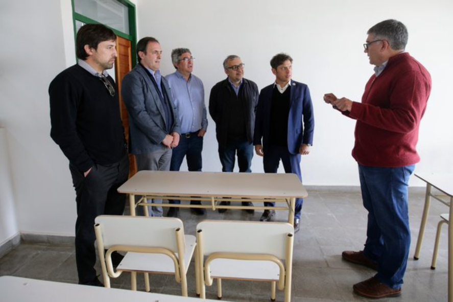 Axel Kicillof recorrió las obras en el anexo del Centro de Formación Profesional de Maipú