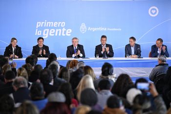 Axel Kicillof hace equilibrio en la interna: “No hay un plan de obras nacional y otro provincial”