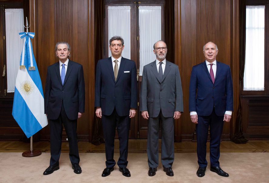 Tras el fallo por la coparticipación, en el oficialismo sugieren que Alberto Fernández inicie acciones sobre la Corte Suprema.