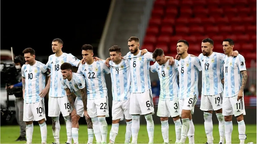 La hora decisiva: Se confirman las listas de 29 y Scaloni deberá meter mano para elegir lo mejor para Qatar.