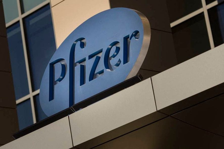  Pfizer informó que su pastilla contra el coronavirus tiene un 89% de efectividad. Se trata del primer medicamento oral diseñado especialmente para la COVID-19.