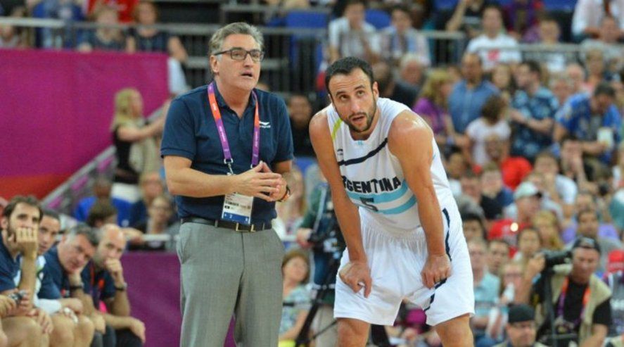Julio Lamas junto a Manu Ginóbili en la Selección Argentina de Básquet.