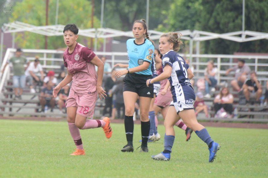 Luego de la goleada ante River, el fútbol femenino de Lanús ganó su primer partido ante Gimnasia.