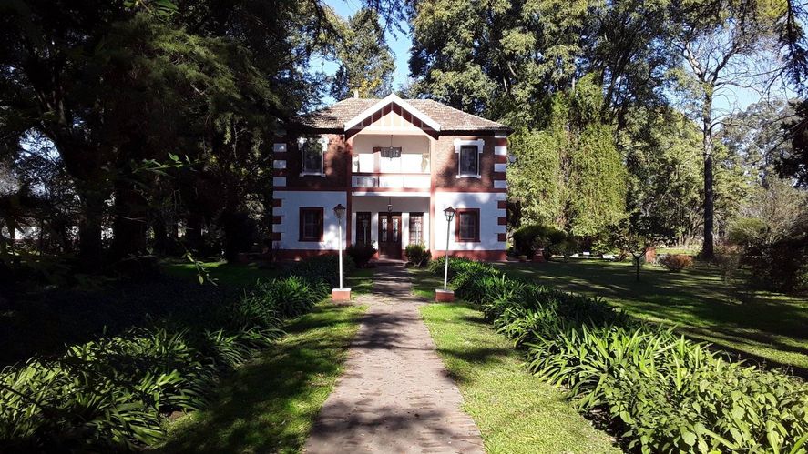 El balcón del viejo hotel "Las Delicias", donde Carlos Gardel dio su recital. 