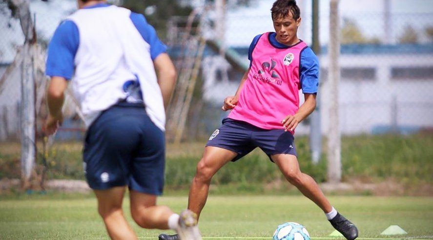 Lautaro Chavez en un entrenamiento con Gimnasia