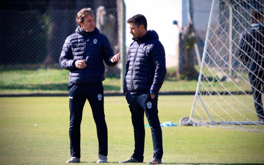 Martini y Messera, entrenadores de Gimnasia.
