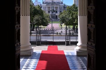 Este jueves hay doble sesión en la Legislatura. El Frente de Todos duda que se avance con Presupuesto y buscará sancionar leyes satélite para calmar tensiones.