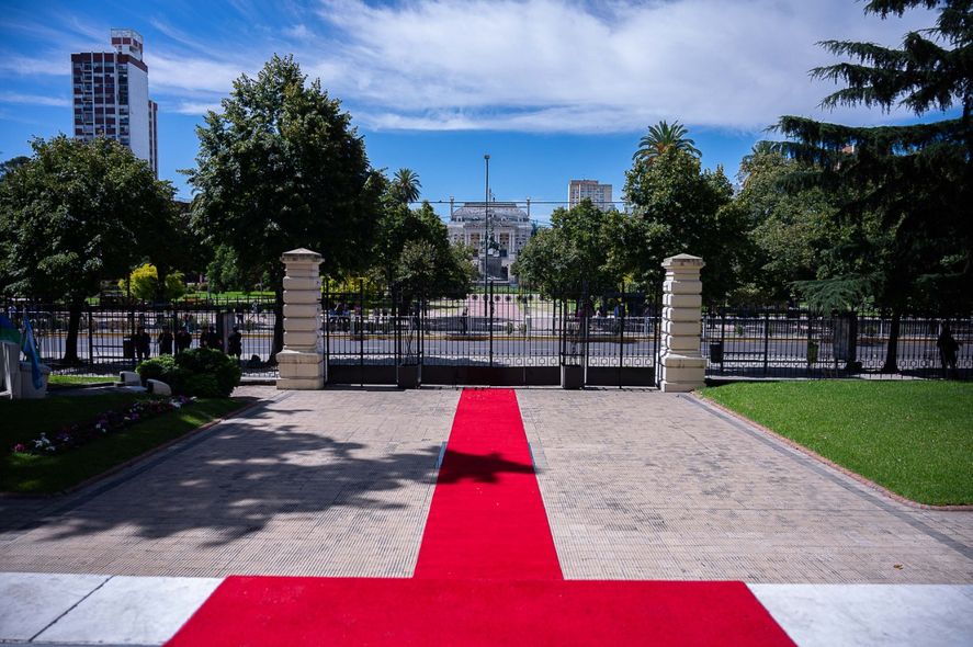 La Legislatura de la provincia de Buenos Aires espera por Axel Kicillof (fotos: Prensa de la Cámara de Diputados)