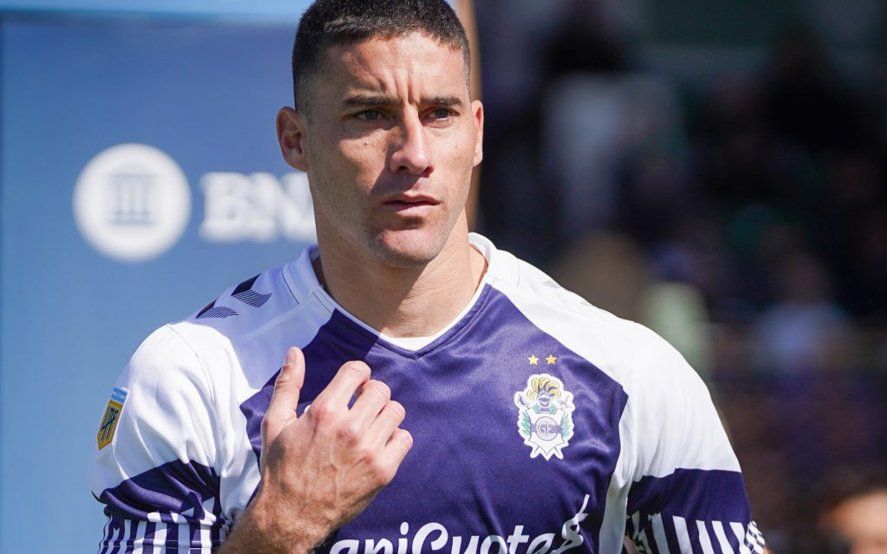 Leonardo Morales, defensor y pilar de Gimnasia.