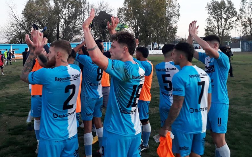 Liniers quiere dar el golpe ante Gimnasia en Copa Argentina.