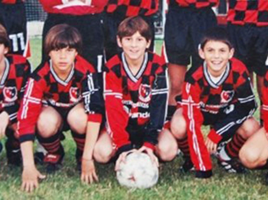 Según los medios rosarinos Messi dejó 234 goles en su paso por las juveniles de Newell´s.