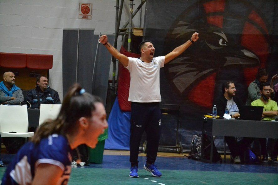 Marcelo Silva explicó su salida de Las Lobes. Vóley Gimnasia