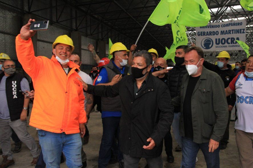 Gerardo Martínez, de la UOCRA, durante los festejos por el Día de la Construcción en Olavarría. 