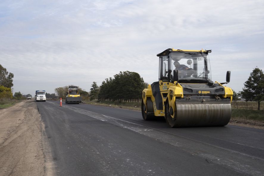 Los trabajos en la ruta provincial 215 cuentan con un avance del 80%