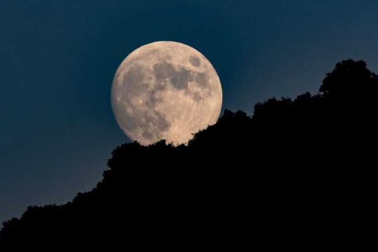 Luna Azul 2023: ¿Cuándo será y cómo verla en Argentina?