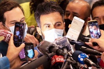 Leopoldo Luque dio el parte médico de Maradona tras la operación.