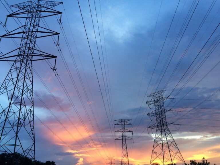 No habrá cortes de luz por falta de pago en la Provincia