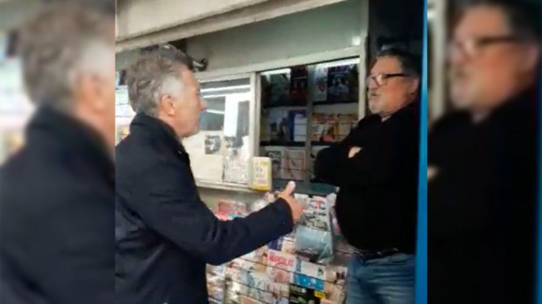 Sin blindaje, Mauricio Macri pasó un mal momento en las calles de Ituzaingó