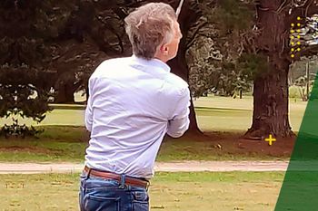 Mauricio Macri fue a practicar golf tras la indagatoria en Dolores, y justificó haber tirado el micrófono de C5N.