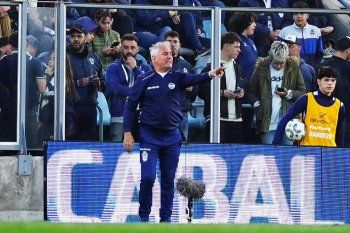 Leonardo Madelón en su regreso al Bosque como DT de Gimnasia. (Foto: prensa GELP)