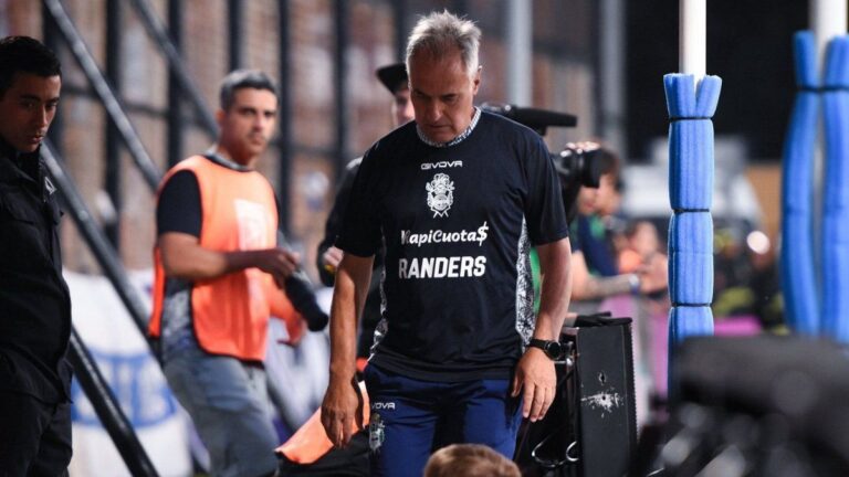La incógnita de Madelón en Gimnasia: el hincha lo apuntó y el técnico dejó un mensaje