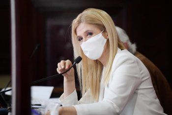 La Vicegobernadora Magario también dejó su lugar, en protesta porque la Oposición impuso su número para votar los pliegos judiciales de Vidal.