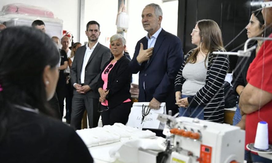 Trabajo en cárceles bonaerenses: Julio Alak estuvo presente en el lanzamiento de "Malas Lenguas".