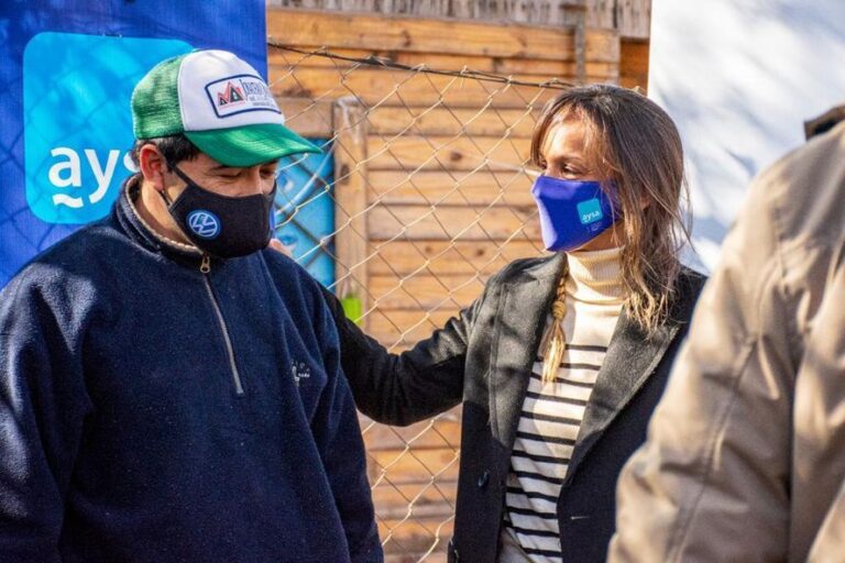 Almirante Brown: Malena Galmarini presentó obras cloacales