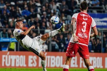 Ivo Mammini en acción en Gimnasia vs. Santa Fe por Copa Sudamericana. (Foto: prensa GELP)