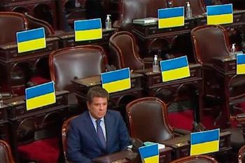 Facundo Manes se quedó solo a oír el discurso presidencial en el Congreso ante la huída de la oposición