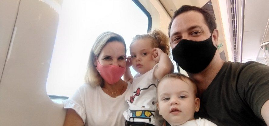 Manuel Paz junto a su familia, viviendo en Doha, Qatar