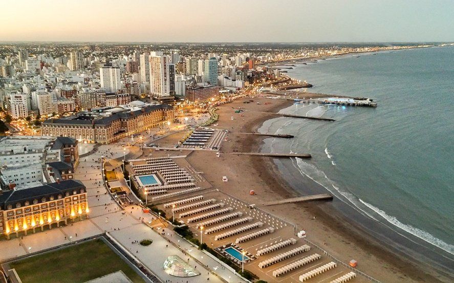 Mar del Plata, epicentro del turismo de Argentina, aplicará protocolos por el coronavirus.