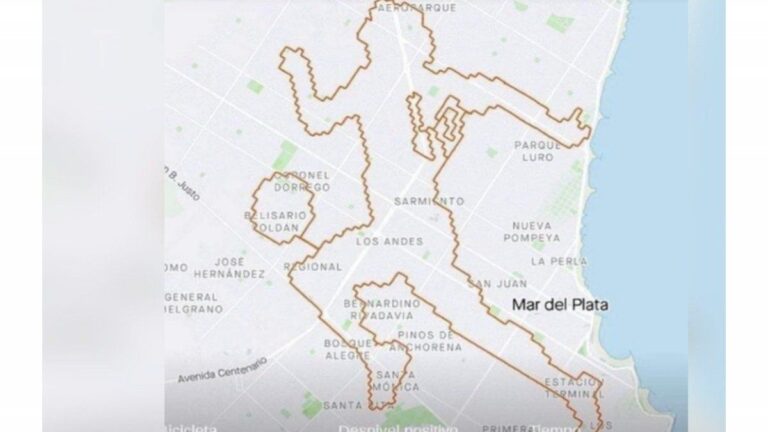 Leo Mercado, ciclista marplatense, hizo la figura de Diego Maradona en su camino con la bicicleta