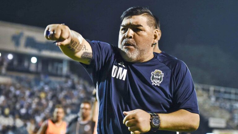 Maradona: del “me jugué la vida” a mandarlos a la cancha