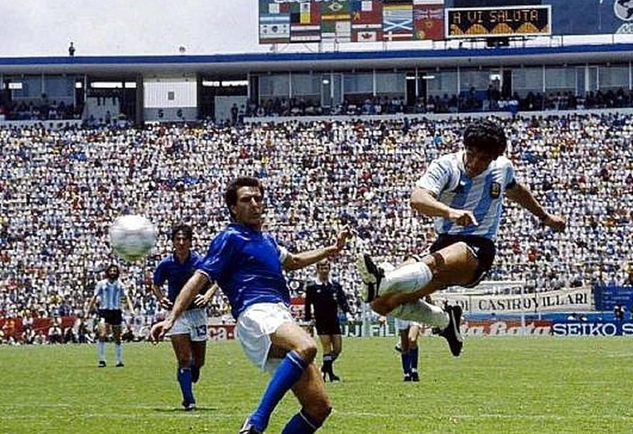 Diego ya sacó el zurdazo imposible en México 86´. Argentina nunca pudo vencer a Italia en tiempo reglamentario dentro del historial oficial.
