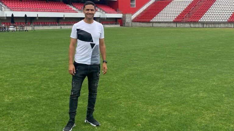 Marcelo Carrusca visitó UNO y se visitó de Estudiantes