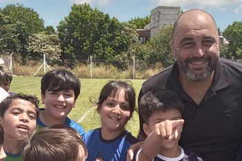 Mientras espera por Boca, Marcelo Méndez revolucionó El Bosquecito