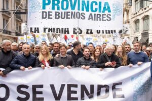 Axel Kicillof se suma a la marcha federal universitaria y el MDF vuelve a salir a la cancha