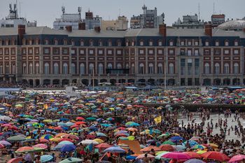 Mar del Plata, de los principales destinos turísticos de la Provincia de Buenos Aires durante el Carnaval Mar del Plata, de los principales destinos turísticos de la Provincia de Buenos Aires durante el Carnaval