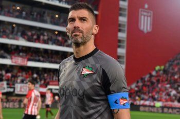 Mariano Andújar permanecerá en reposo por 48hs y no podrá estar en el duelo ante Vélez