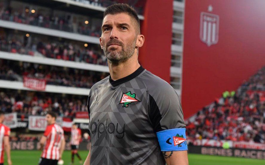 Mariano Andújar, capitán de Estudiantes, tiene asistencia perfecta en UNO.