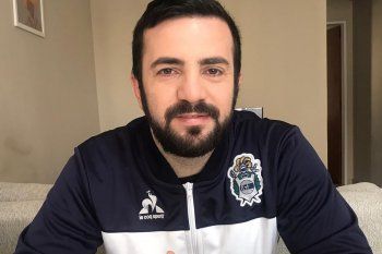 Mariano Maida dejó de ser el DT del fútbol femenino de Gimnasia.