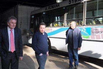 El intendente de Bahía Blanca, Héctor Gay, formó parte del reclamo por los subsidios lal transporte