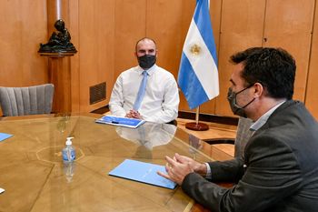 Martín Guzmán y el secretario de Energía, Darío Martínez, viajaron a EEUU en medio del tratamiento parlamentario del acuerdo con el FMI